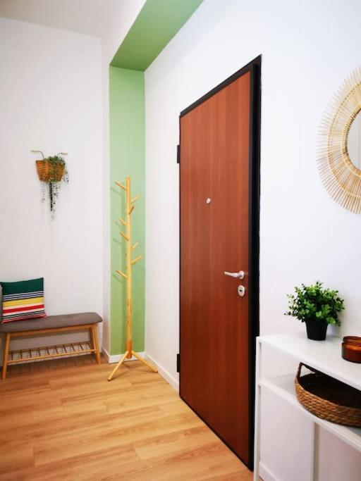 Apartamento Sunny Flat 50 Meters From The Metro Milán Exterior foto