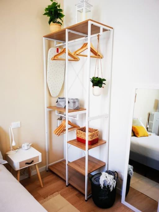 Apartamento Sunny Flat 50 Meters From The Metro Milán Exterior foto
