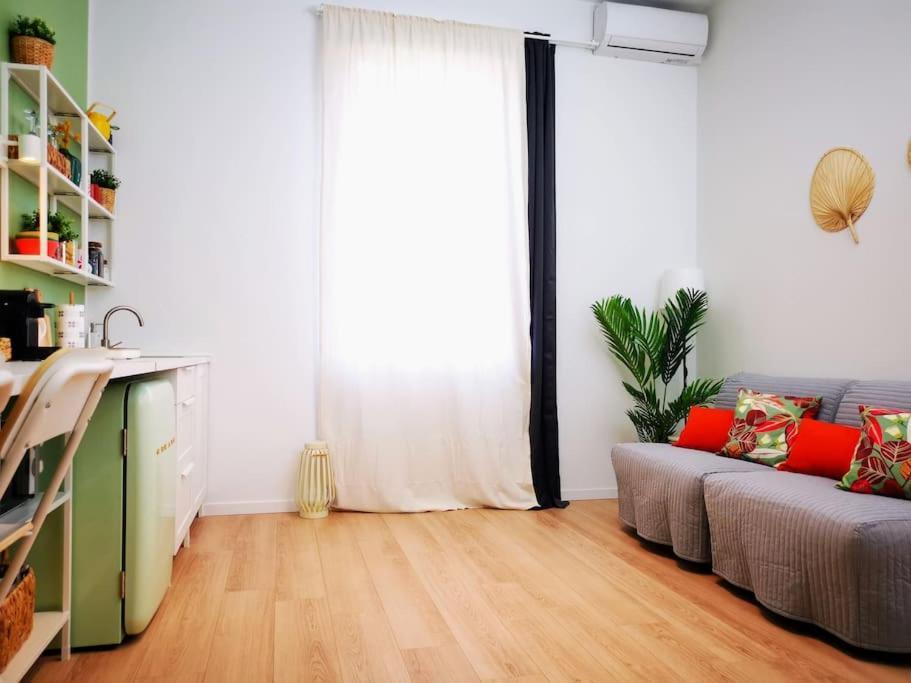 Apartamento Sunny Flat 50 Meters From The Metro Milán Exterior foto