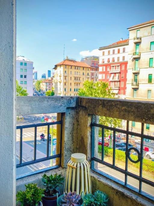 Apartamento Sunny Flat 50 Meters From The Metro Milán Exterior foto
